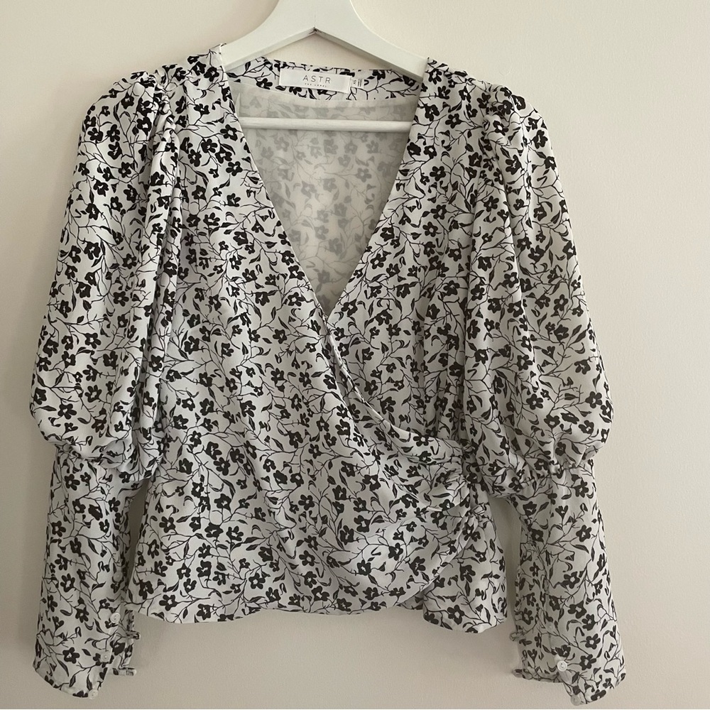 ASTR Floral Blouse